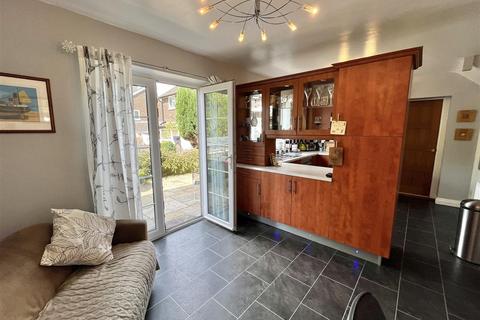 10 Beechfield Road, Hadfield, Glossop, SK13 2BW