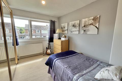 10 Beechfield Road, Hadfield, Glossop, SK13 2BW