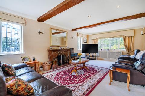 Carmodale Deans Lane, Walton On The Hill, Tadworth, KT20 7TR