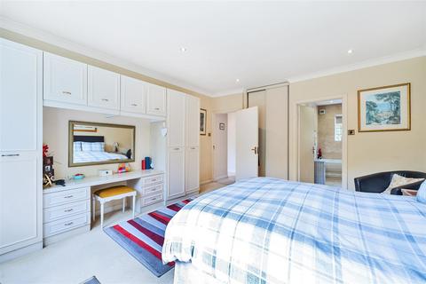 Carmodale Deans Lane, Walton On The Hill, Tadworth, KT20 7TR