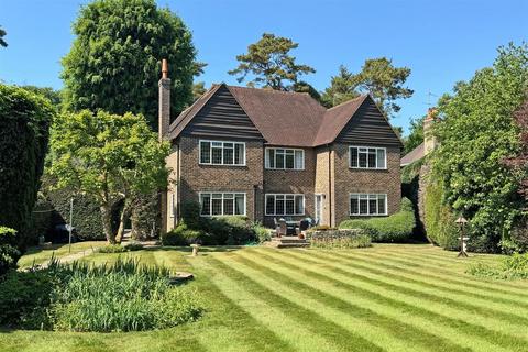Carmodale Deans Lane, Walton On The Hill, Tadworth, KT20 7TR