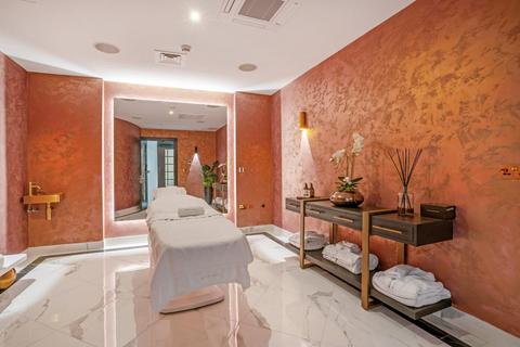 Apartment 1, Charters Garden House Charters Road, Ascot, SL5 9GE