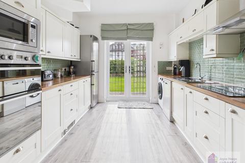 2 Leefield Drive, Glasgow, G44 3UQ