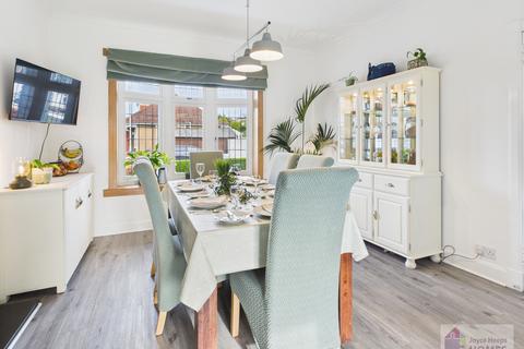 2 Leefield Drive, Glasgow, G44 3UQ