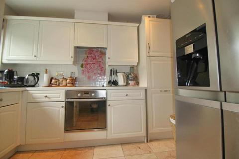 27 Huron Road, Turnford, Broxbourne, EN10 6FT