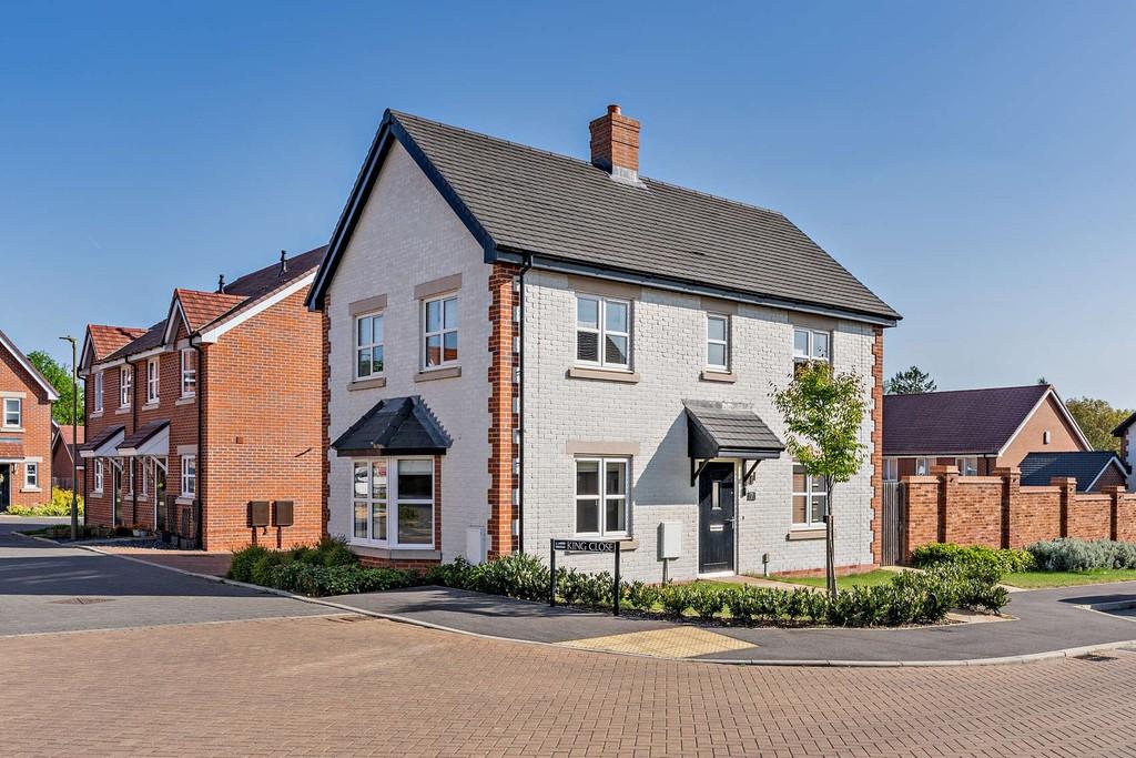 Ox44 Francis Brown Way, Oxford OX44 3 bed detached house - £475,000