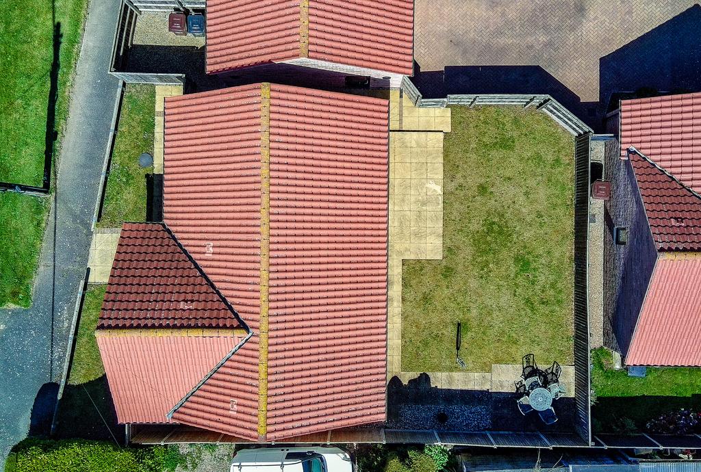 4829337 100 DRONE SING0076 edited