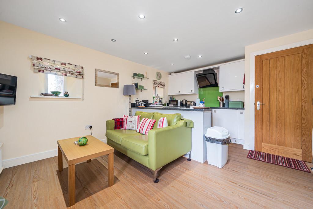 Kitchen/ Living Room