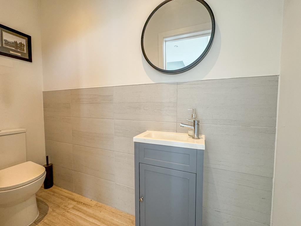 Gf bed 2 en suite 1