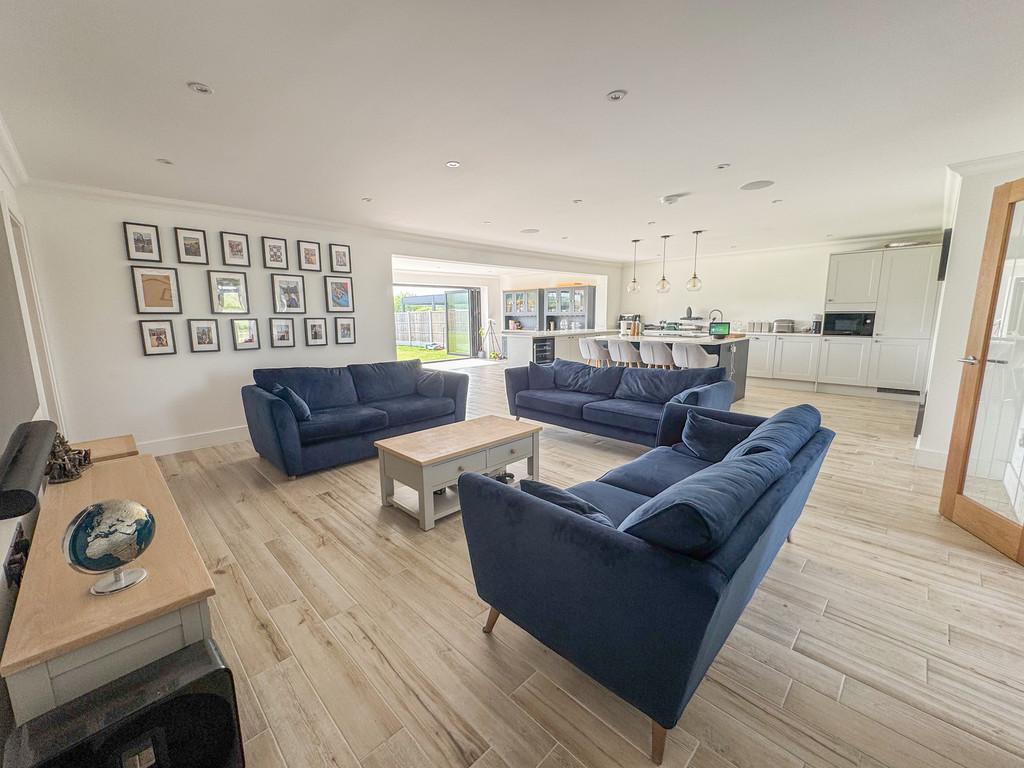 Lounge area 1