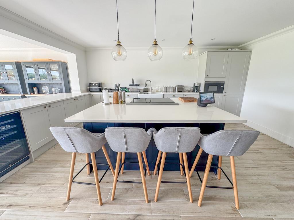 Kitchen area 1