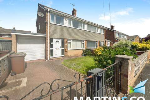 3 bedroom semi-detached house for sale, Thornleigh Crescent, Wakefield WF2