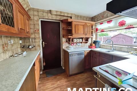 3 bedroom semi-detached house for sale, Thornleigh Crescent, Wakefield WF2