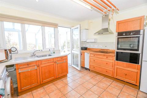 2 Pew Tor Close, Yelverton, PL20 6EH