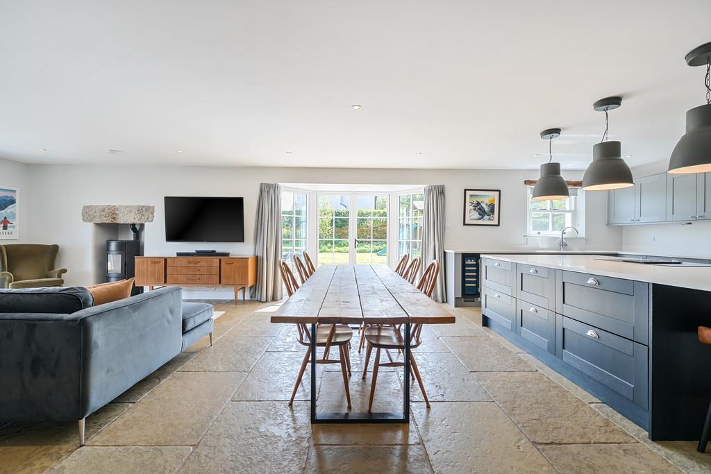 Kitchen Dining Area