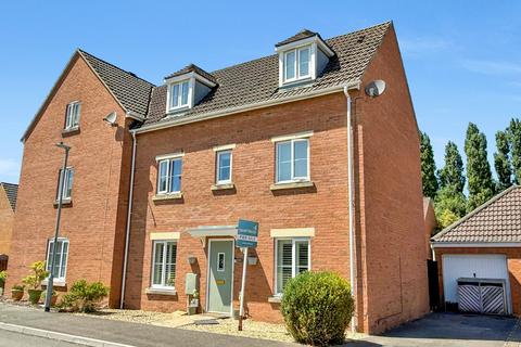 15 Beckett Place, Westbury, BA13 3GR