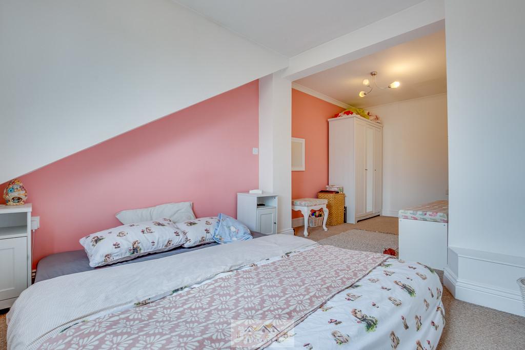 Bedroom 2.3