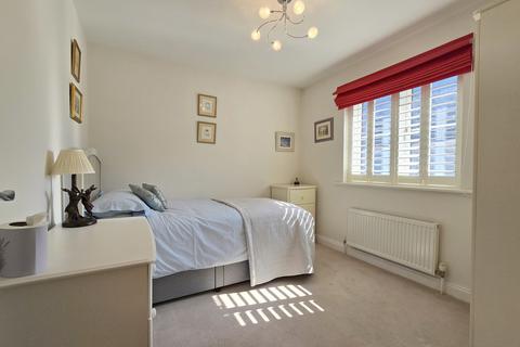 5 Ambrose Corner, Lymington, SO41 8QJ