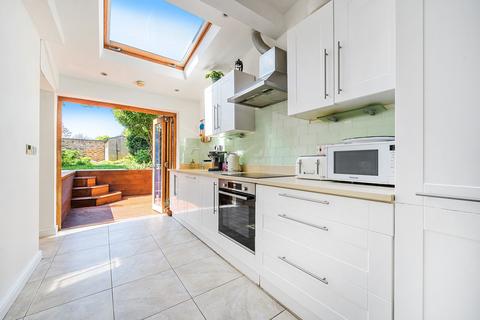 2 bedroom flat for sale, St Andrews Road, Surbiton, KT6