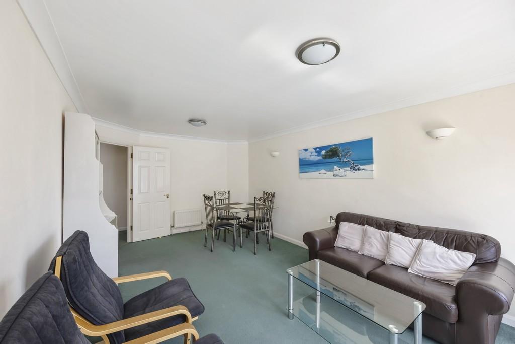 Hamilton Court-014