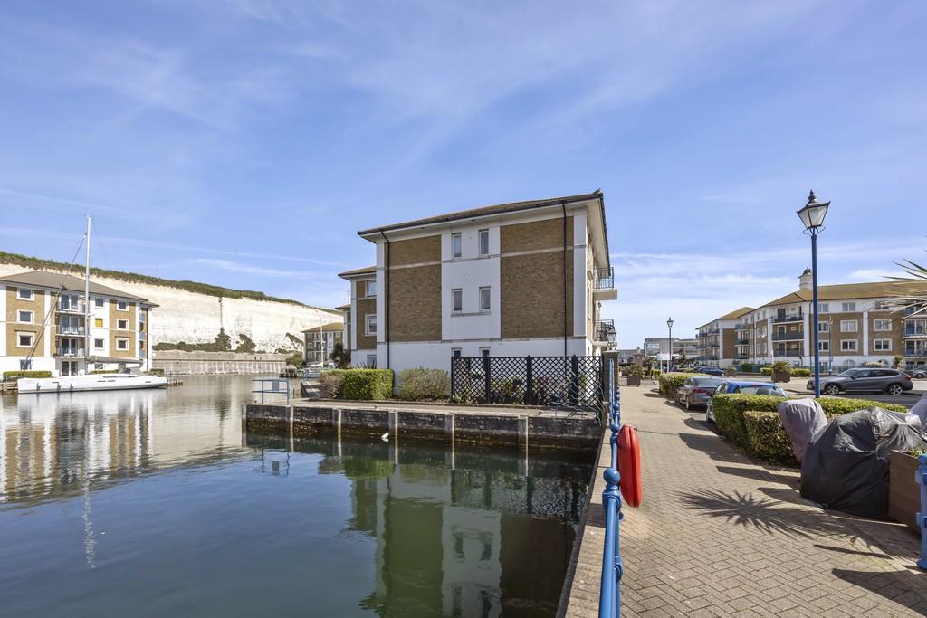 Hamilton Court-030