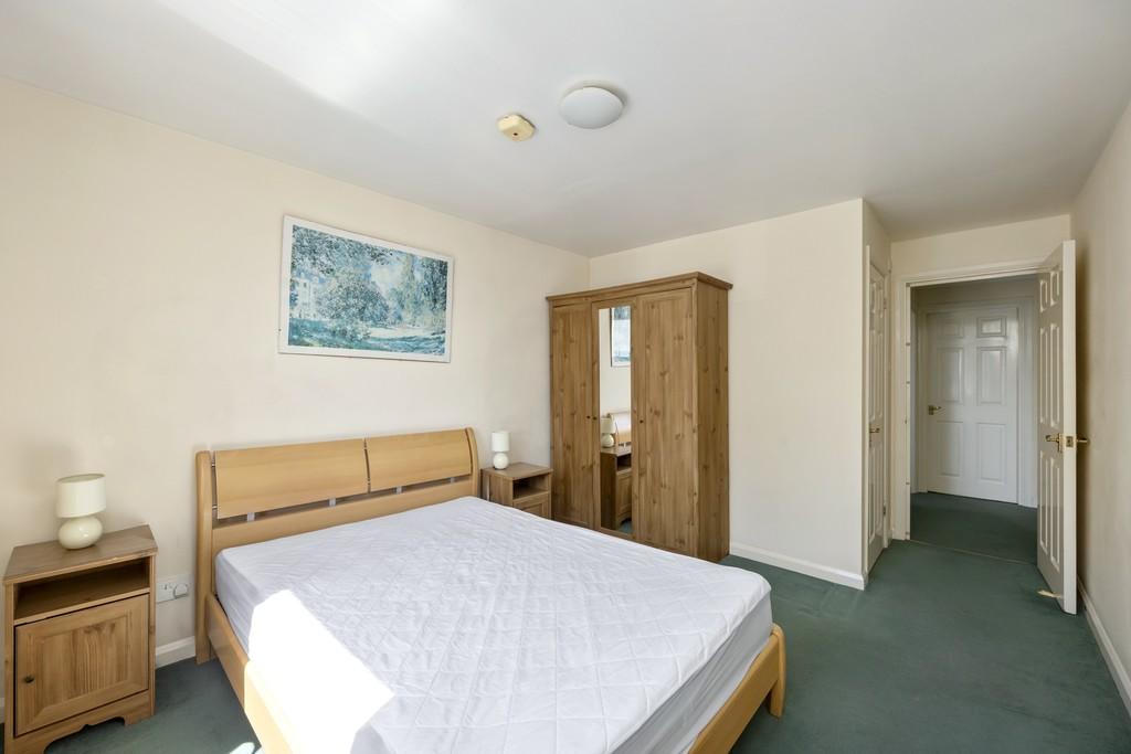 Hamilton Court-002