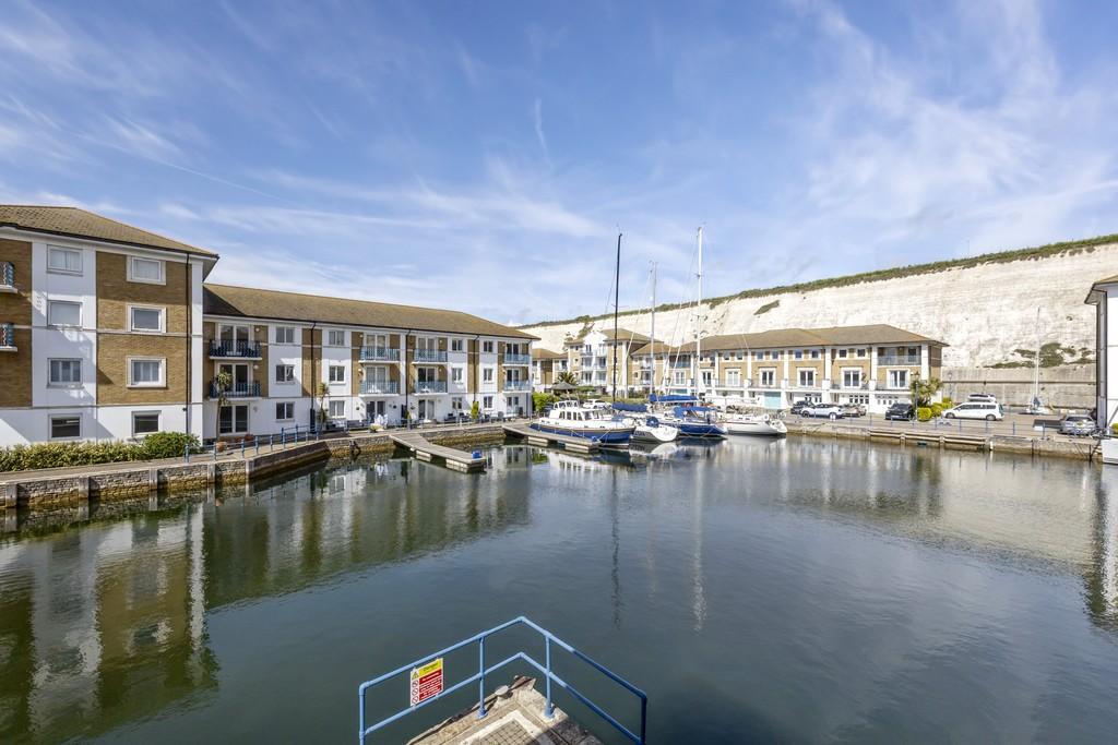 Hamilton Court-006