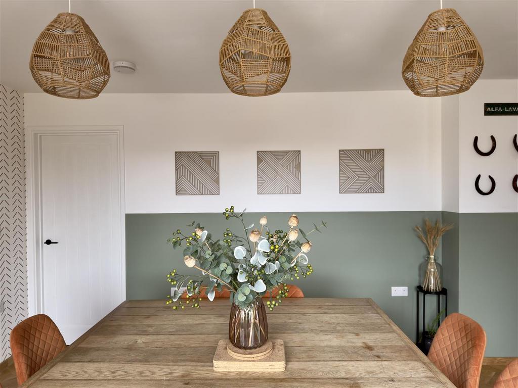 DINING ROOM DETAIL.jpeg