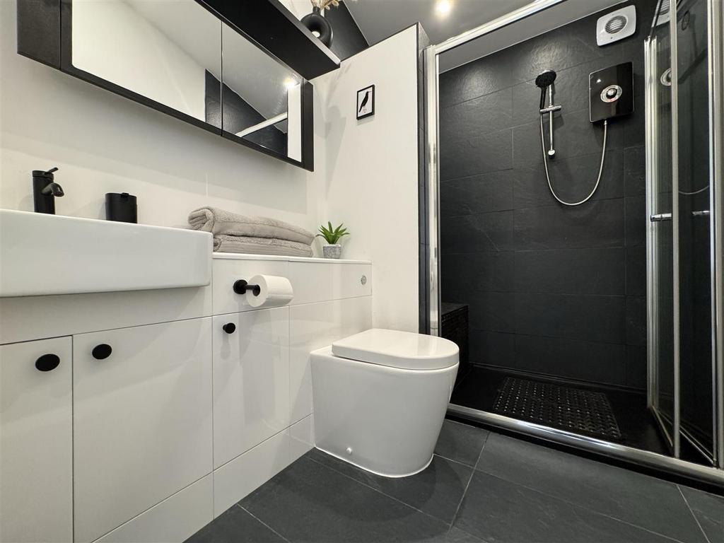 ANNEXE SHOWER ROOM.jpeg