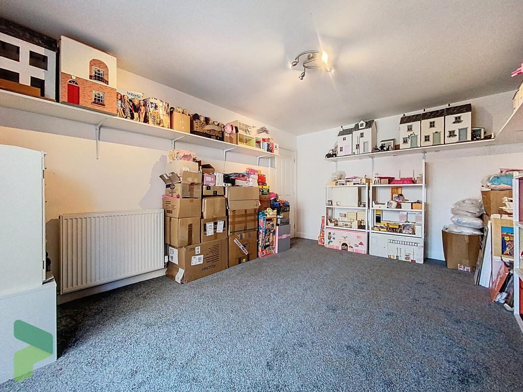 Lounge (Currently used as Craftroom)