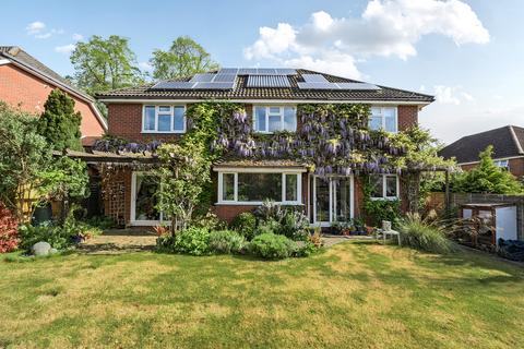 8 Crofton Close, Southampton, SO17 1XB