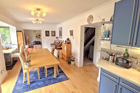 8 Crofton Close, Southampton, SO17 1XB
