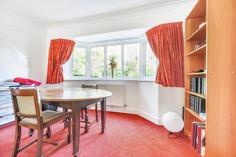 8 Crofton Close, Southampton, SO17 1XB