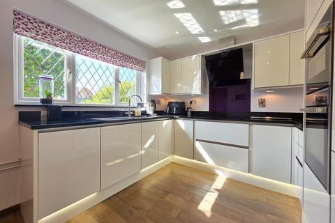 4 bedroom detached house for sale, Heather Crescent, Melton Mowbray, LE13