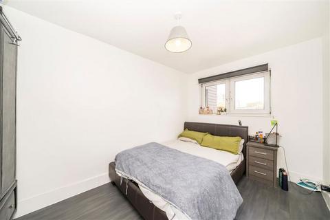 3 bedroom flat for sale, Chatham Street, London SE17