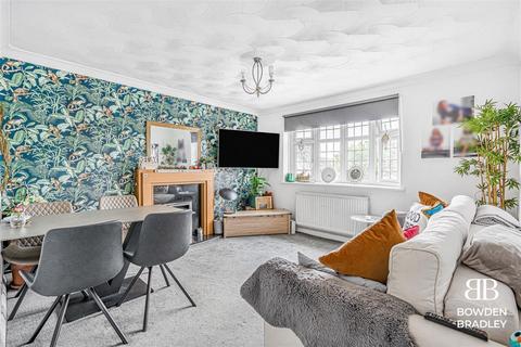 26 Station Road, Gidea Park, Romford, RM2 6DA