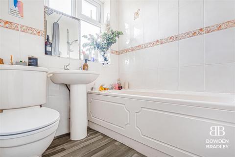 26 Station Road, Gidea Park, Romford, RM2 6DA
