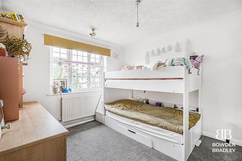 26 Station Road, Gidea Park, Romford, RM2 6DA