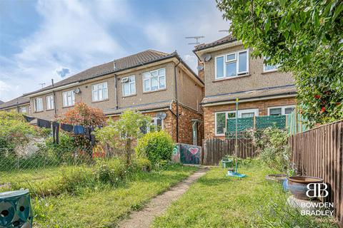 26 Station Road, Gidea Park, Romford, RM2 6DA