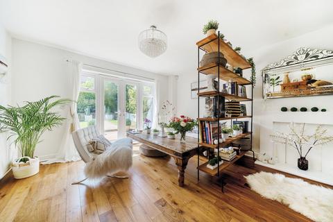 16 Stoneleigh Road, Bromley, BR1 2FW