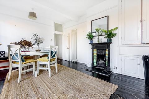 2 bedroom flat for sale, Friern Road, East Dulwich, London, SE22