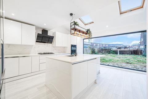 22 Purneys Road, London, SE9 6HT