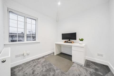 22 Purneys Road, London, SE9 6HT