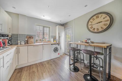 3 bedroom flat for sale, Horn Park Lane, Lee, London, SE12