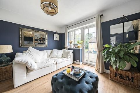 3 bedroom flat for sale, Horn Park Lane, Lee, London, SE12