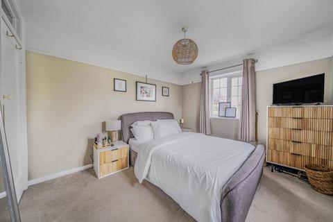 3 bedroom flat for sale, Horn Park Lane, Lee, London, SE12