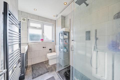2 Buckden Close, London, SE12 8AB
