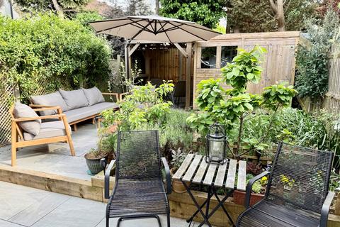 34 Guibal Road, London, SE12 9LX