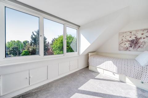 34 Guibal Road, London, SE12 9LX