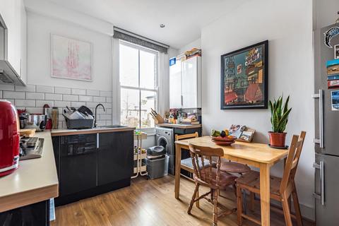 1 bedroom flat for sale, Effingham Road, Lee, London, SE12